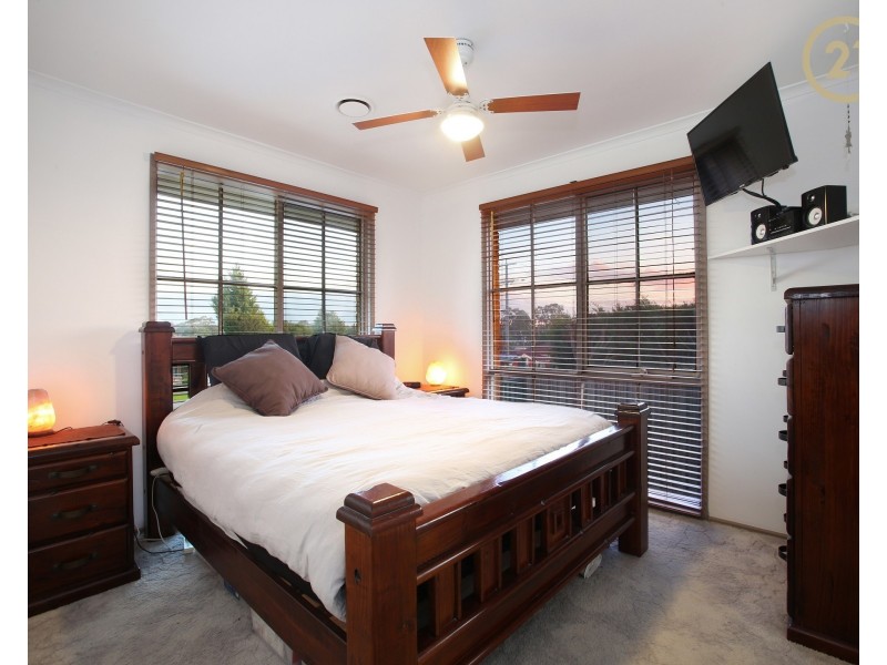 21 Warana Drive, Hampton Park VIC 3976