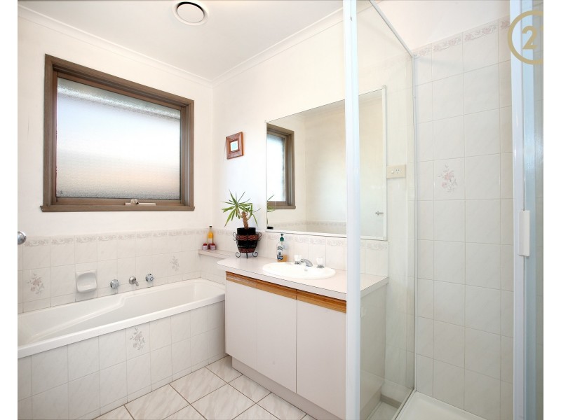 21 Warana Drive, Hampton Park VIC 3976