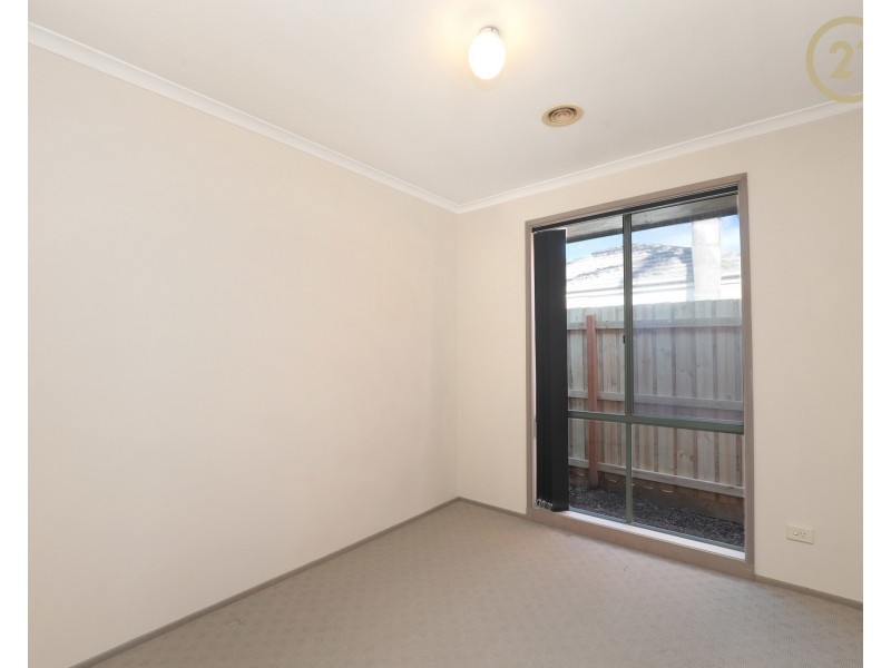 6  Michelle Drive, Berwick VIC 3806