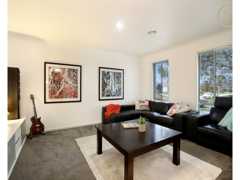 9 Marsh Grove, Berwick VIC 3806