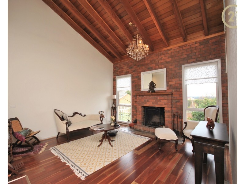 33 Balmain Drive, Berwick VIC 3806