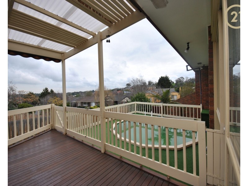 33 Balmain Drive, Berwick VIC 3806