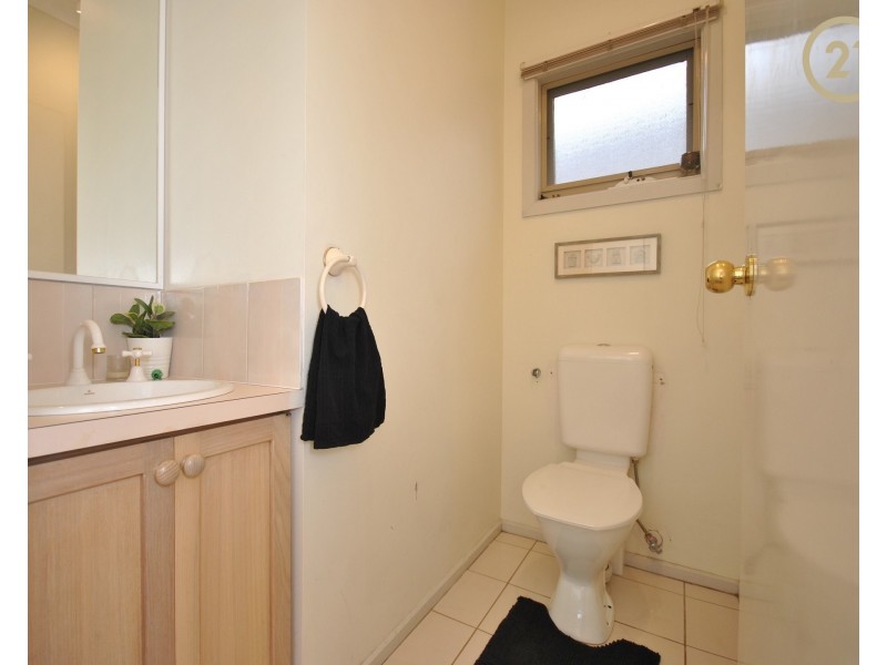 33 Balmain Drive, Berwick VIC 3806