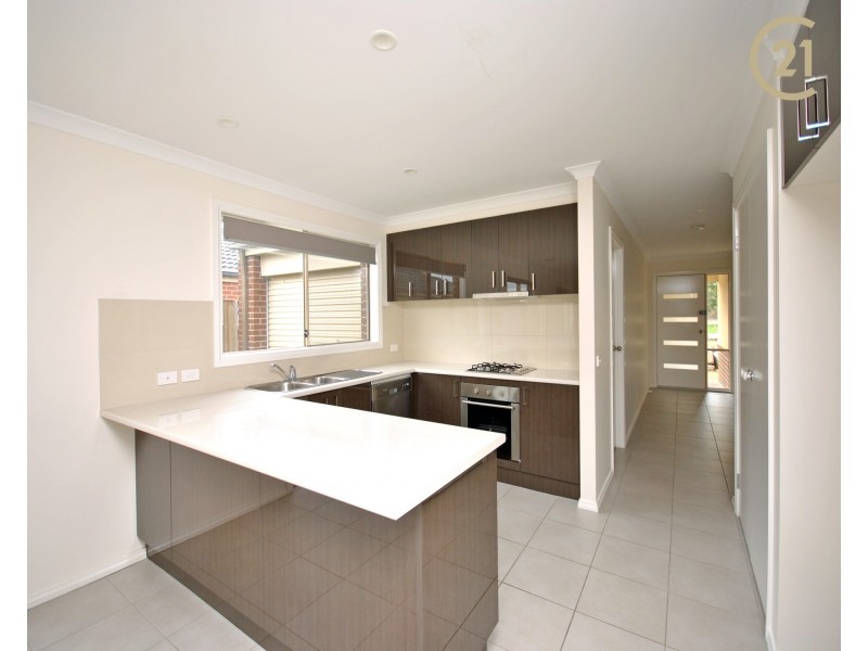 26 Mernoo Avenue, Clyde North VIC 3978