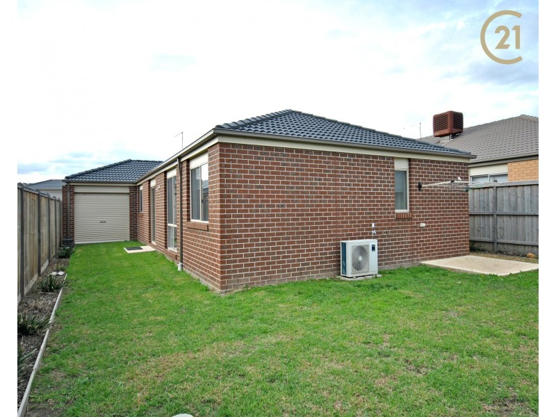 26 Mernoo Avenue, Clyde North VIC 3978