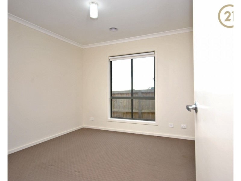 39 Nixon Drive, Berwick VIC 3806