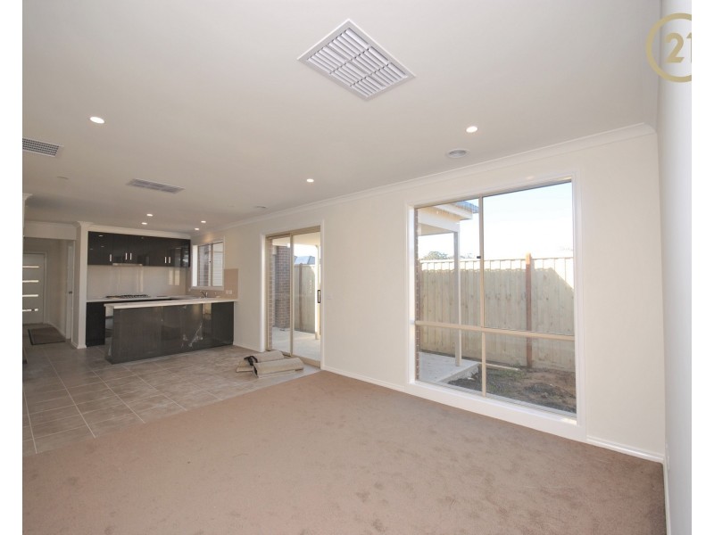 12 Pablo Drive, Clyde North VIC 3978