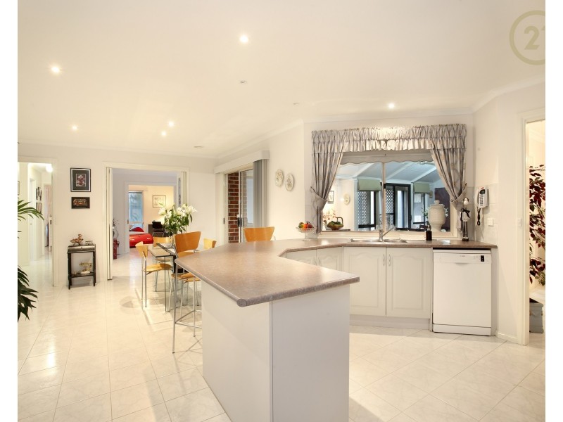 33 Scenic Drive, Beaconsfield VIC 3807