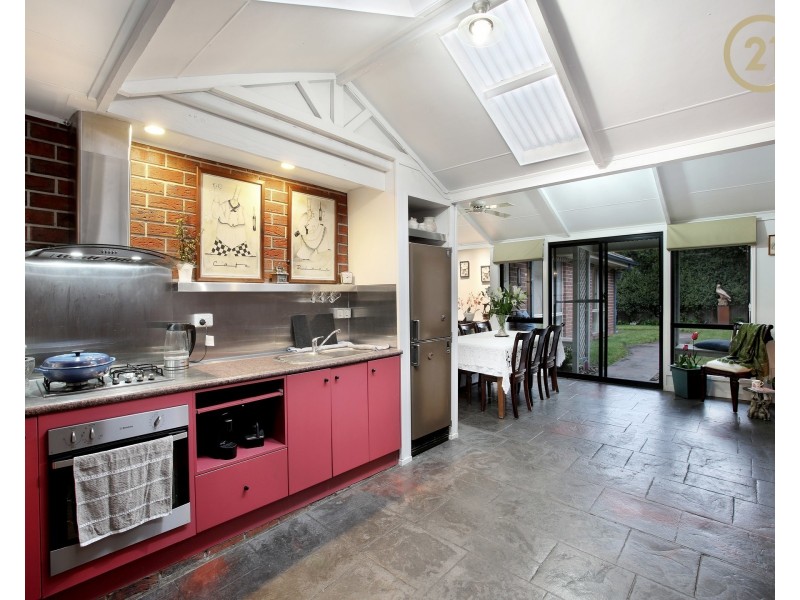 33 Scenic Drive, Beaconsfield VIC 3807