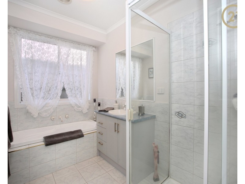 33 Scenic Drive, Beaconsfield VIC 3807