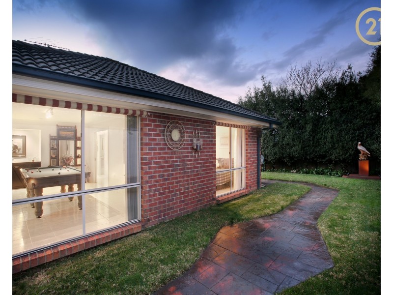 33 Scenic Drive, Beaconsfield VIC 3807