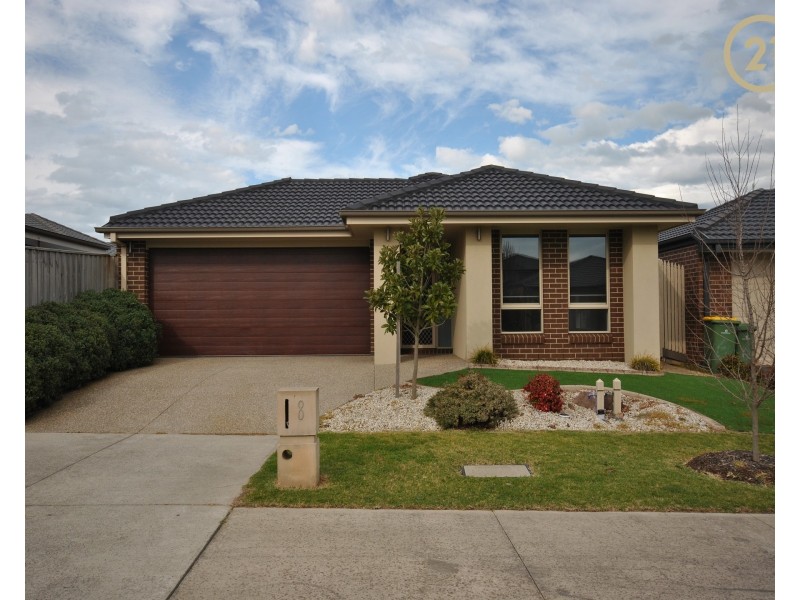 8 Saffron Avenue, Officer VIC 3809