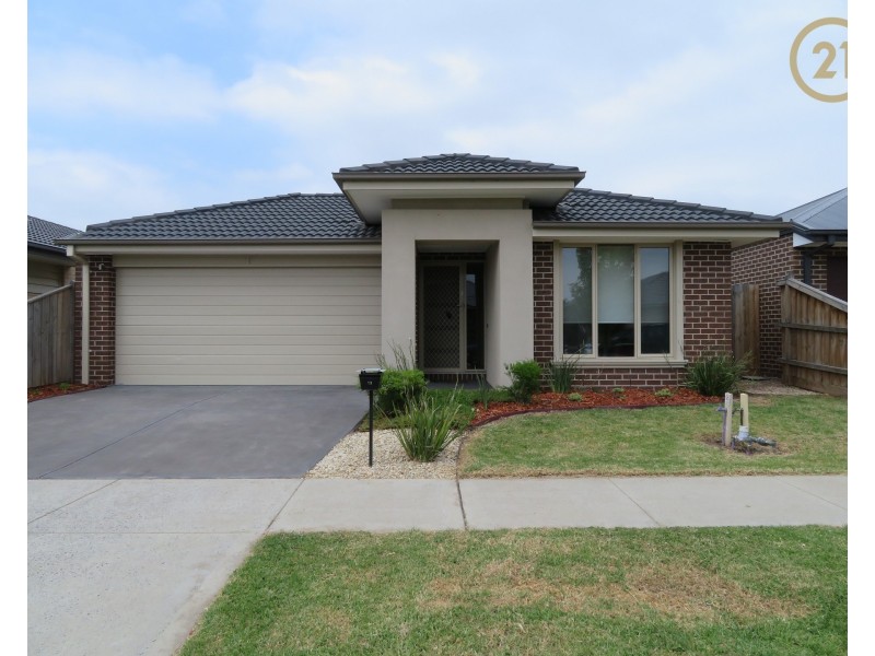 13 Campaspe Street, Clyde North VIC 3978