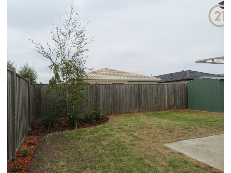 13 Campaspe Street, Clyde North VIC 3978