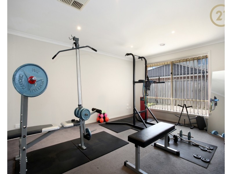 17 Black Caesar Drive, Cranbourne East VIC 3977