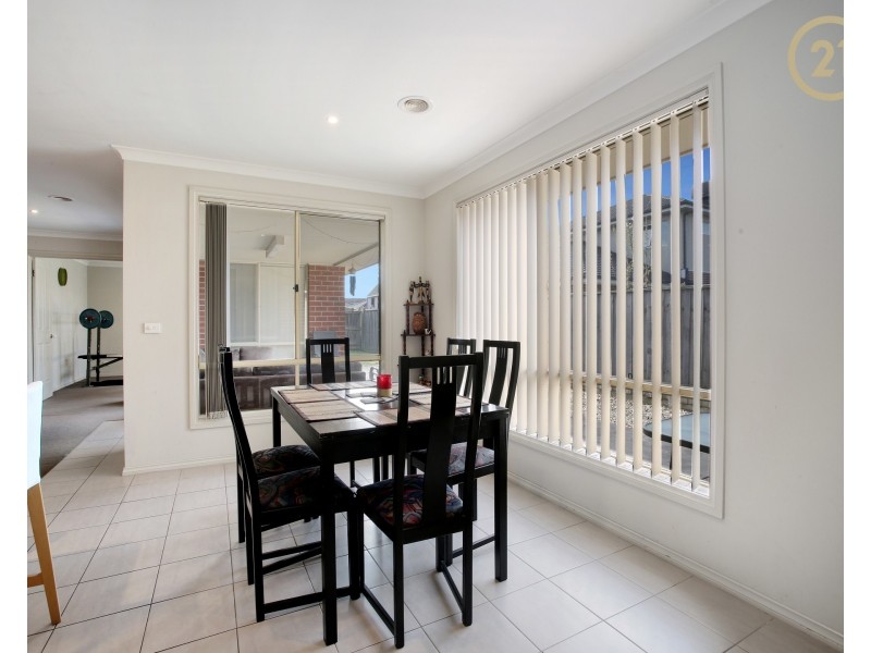 17 Black Caesar Drive, Cranbourne East VIC 3977