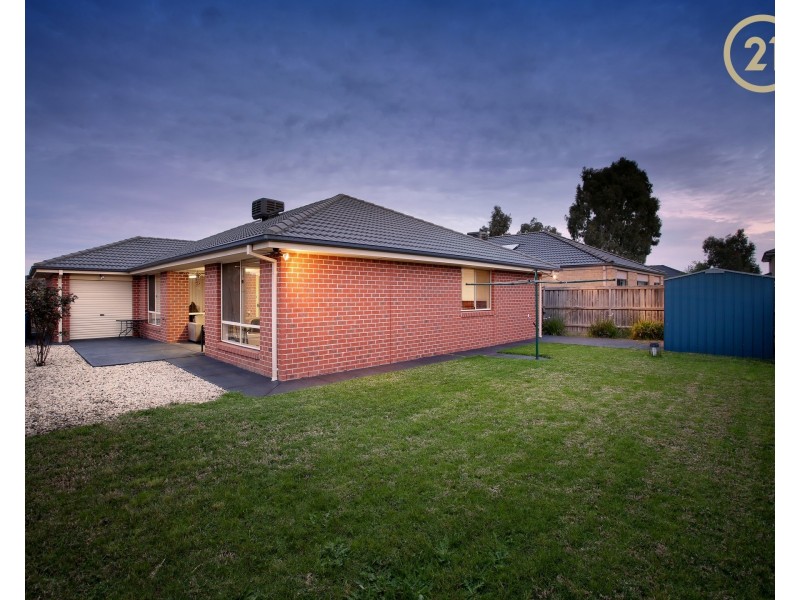 17 Black Caesar Drive, Cranbourne East VIC 3977
