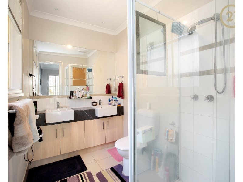 17 Black Caesar Drive, Cranbourne East VIC 3977