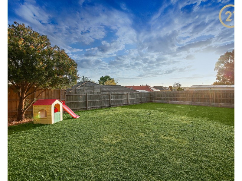 24 Fieldhouse Lane, Berwick VIC 3806