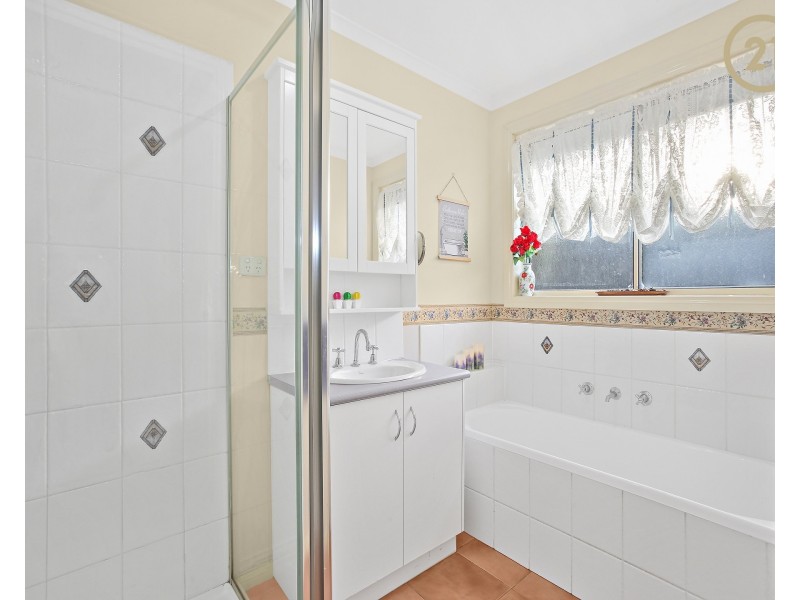 24 Fieldhouse Lane, Berwick VIC 3806