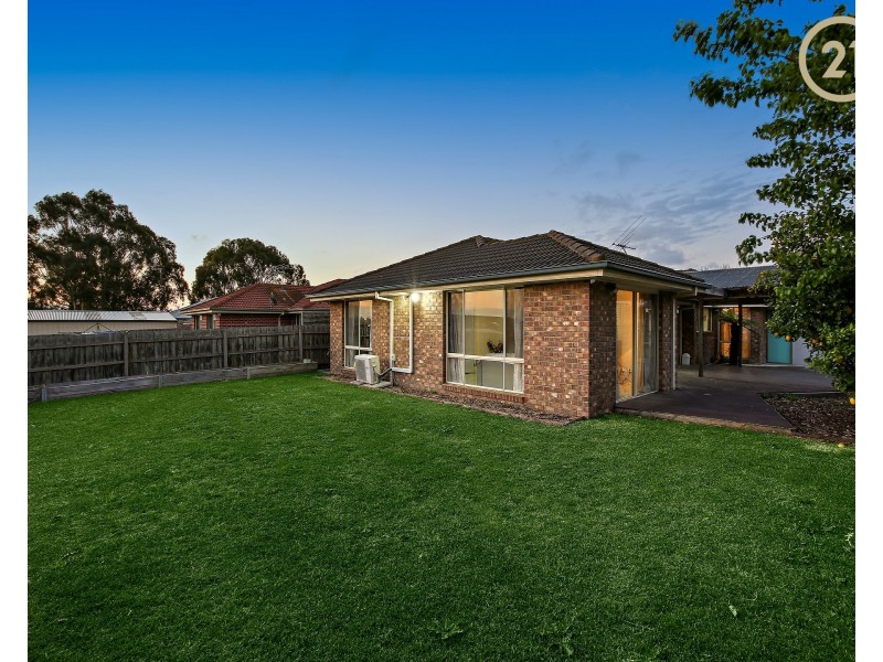 24 Fieldhouse Lane, Berwick VIC 3806