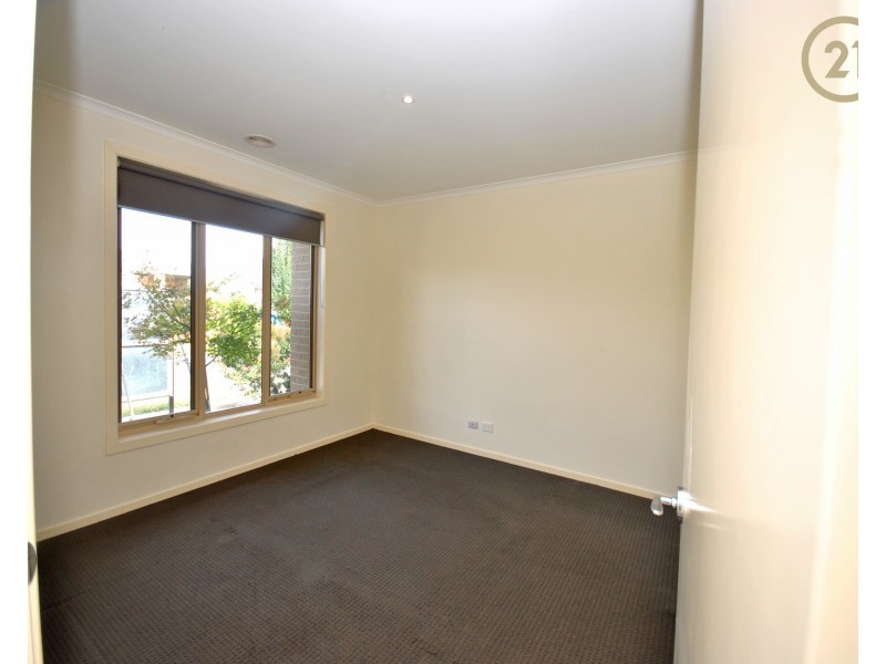 13 Appaloosa Drive, Clyde North VIC 3978