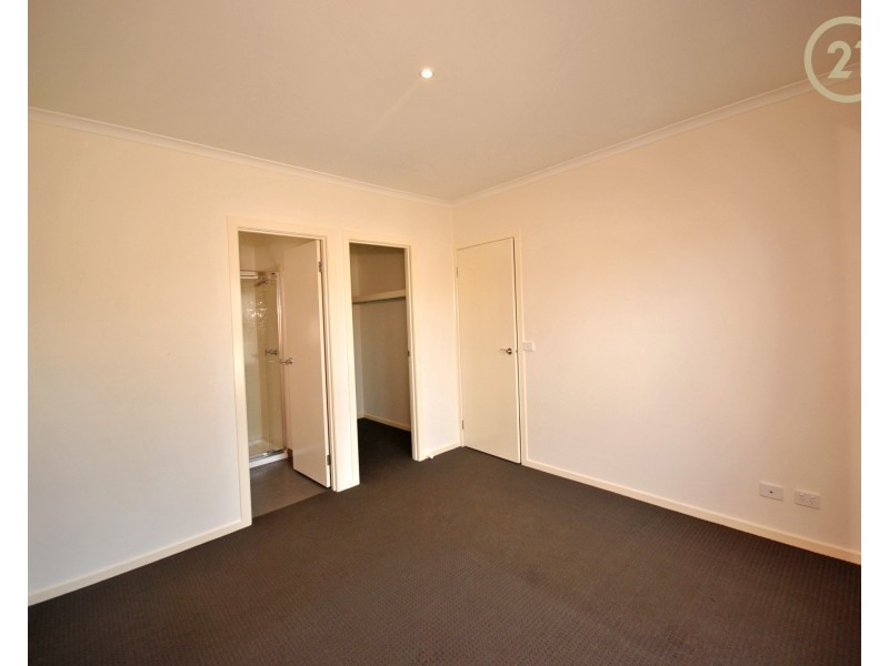 13 Appaloosa Drive, Clyde North VIC 3978