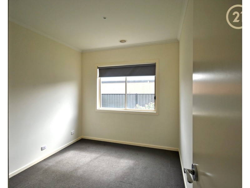 13 Appaloosa Drive, Clyde North VIC 3978