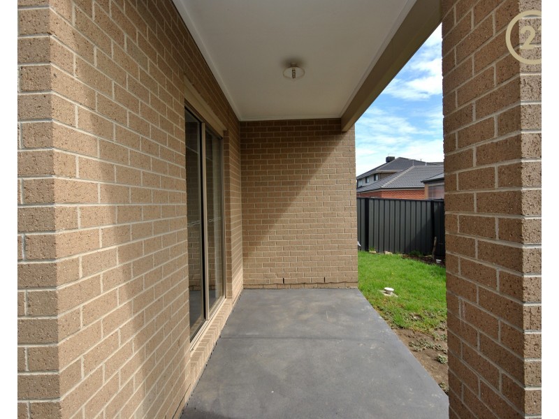 13 Appaloosa Drive, Clyde North VIC 3978