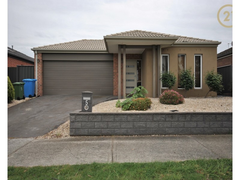 5 Datura Avenue, Cranbourne North VIC 3977