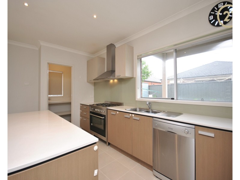 5 Datura Avenue, Cranbourne North VIC 3977