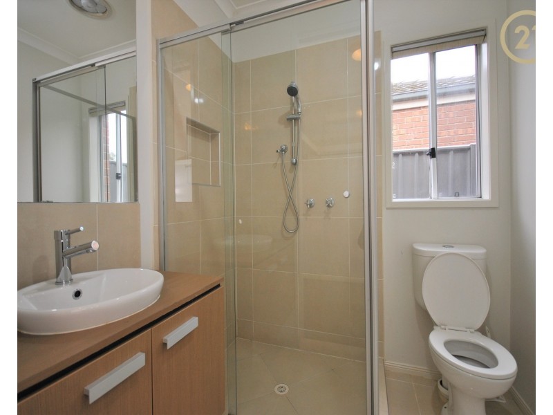 5 Datura Avenue, Cranbourne North VIC 3977