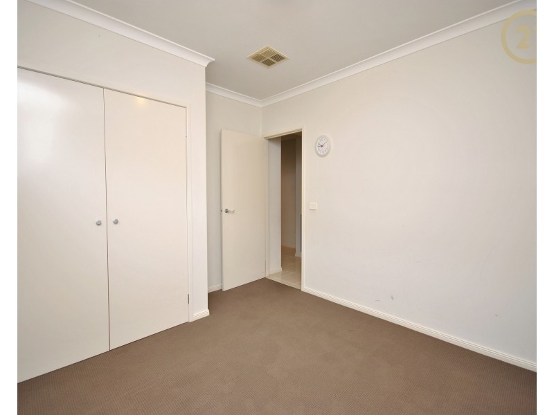 5 Datura Avenue, Cranbourne North VIC 3977