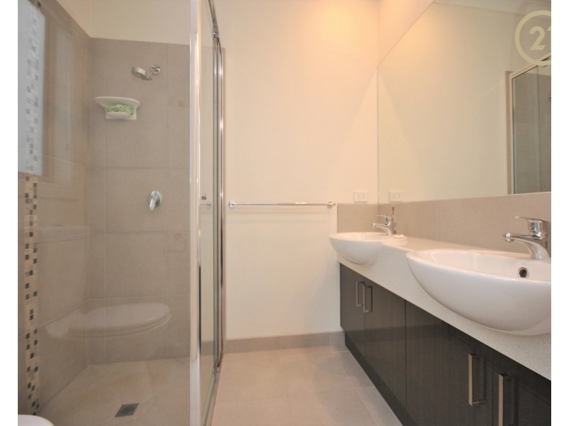 18 Elodea Way, Cranbourne North VIC 3977