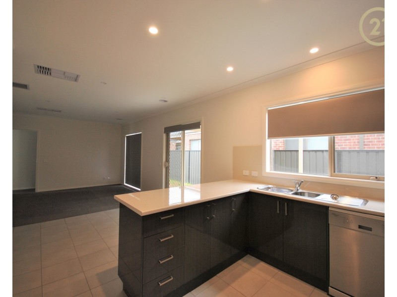 18 Elodea Way, Cranbourne North VIC 3977