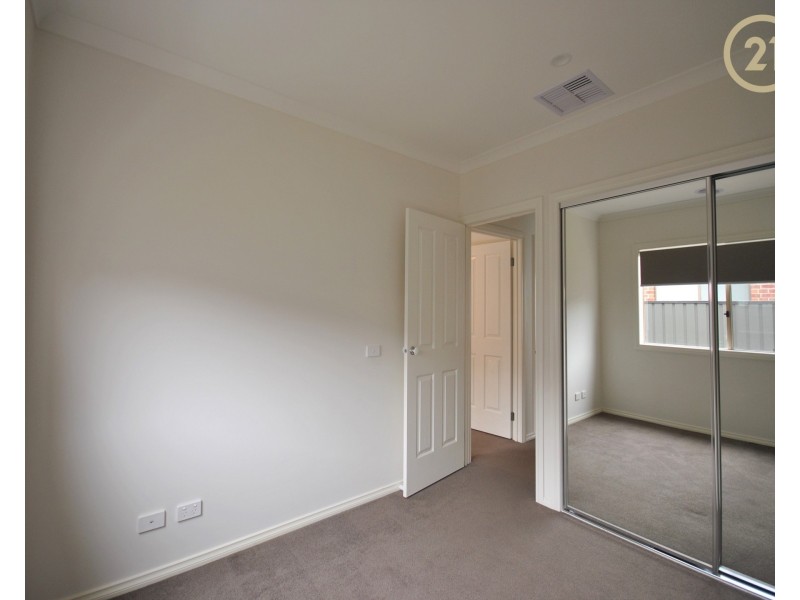 18 Elodea Way, Cranbourne North VIC 3977