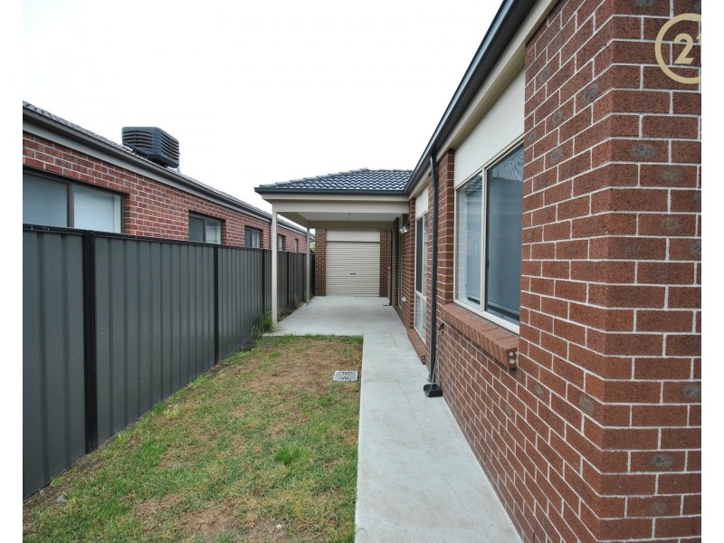 18 Elodea Way, Cranbourne North VIC 3977