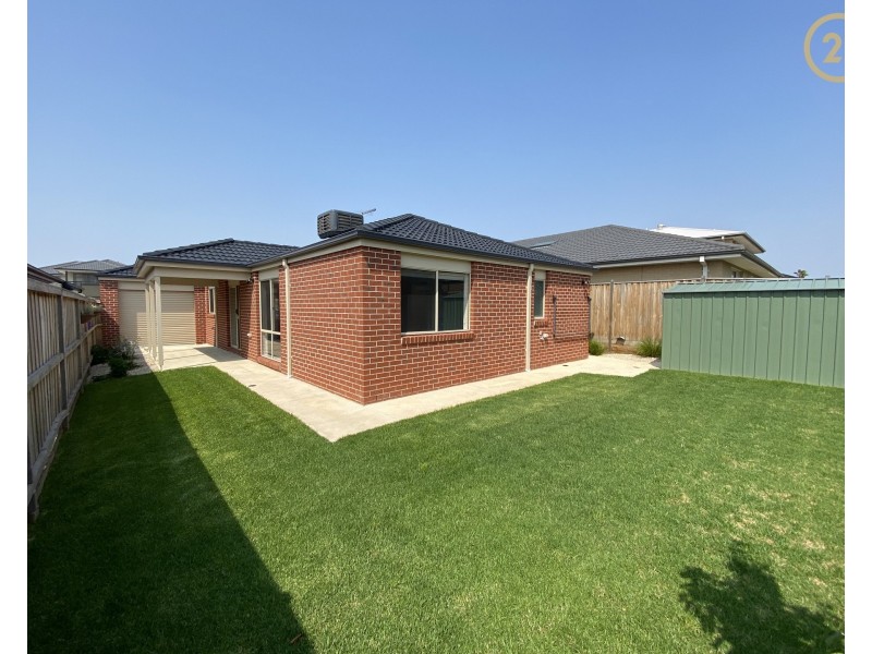 13  Arubi Avenue, Clyde North VIC 3978