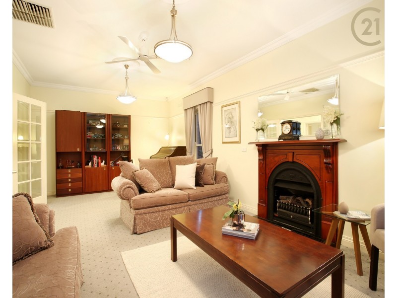 4 Flowerdale Court, Narre Warren South VIC 3805