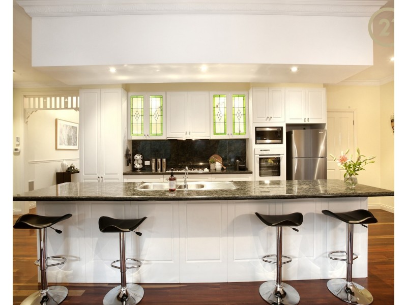 4 Flowerdale Court, Narre Warren South VIC 3805