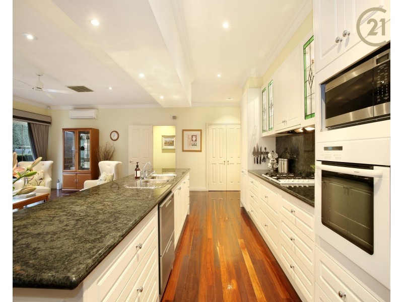 4 Flowerdale Court, Narre Warren South VIC 3805