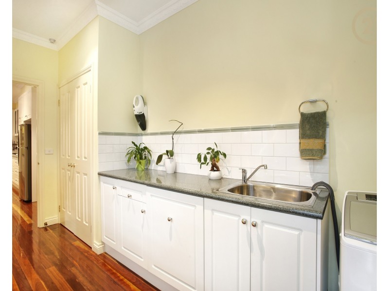 4 Flowerdale Court, Narre Warren South VIC 3805