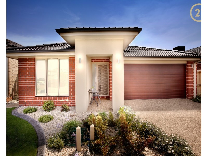 13 Arubi Avenue, Clyde North VIC 3978