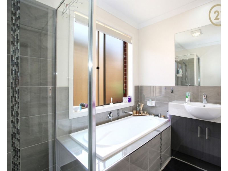 13 Arubi Avenue, Clyde North VIC 3978