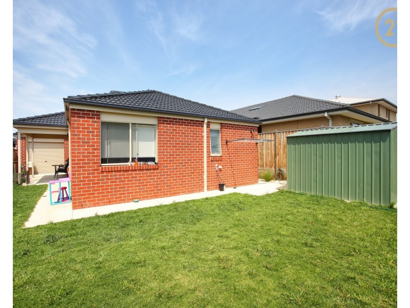 13 Arubi Avenue, Clyde North VIC 3978