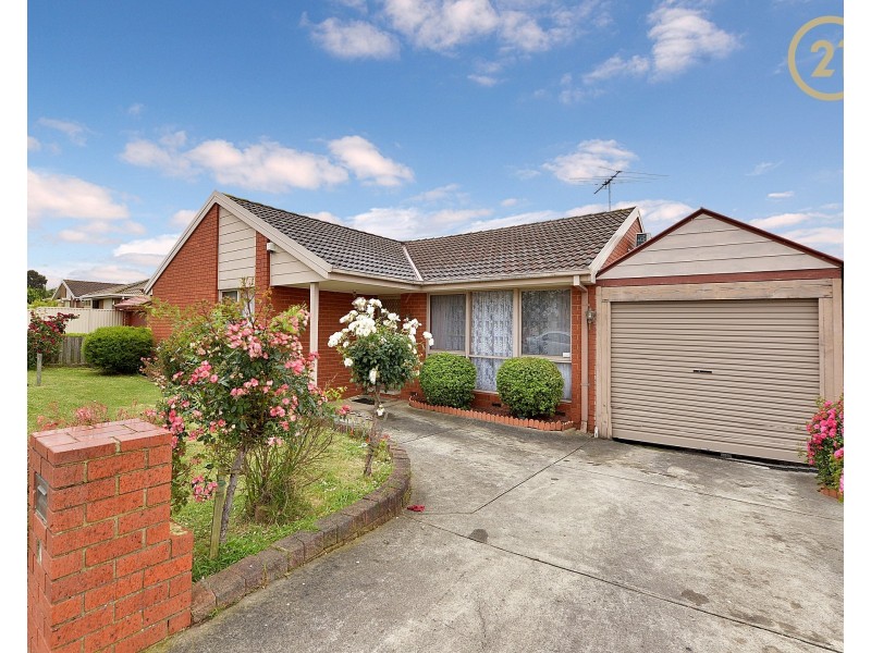 32 Hinrichsen Drive, Hallam VIC 3803