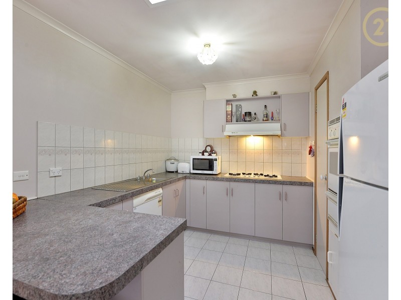 32 Hinrichsen Drive, Hallam VIC 3803