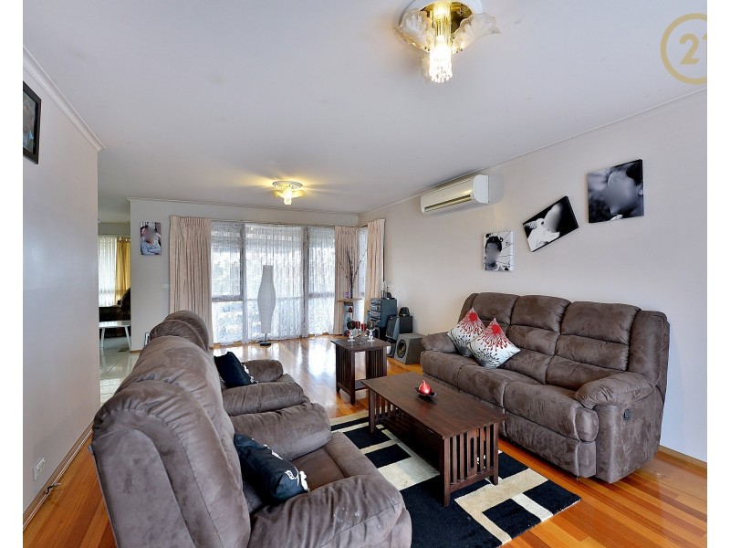 32 Hinrichsen Drive, Hallam VIC 3803