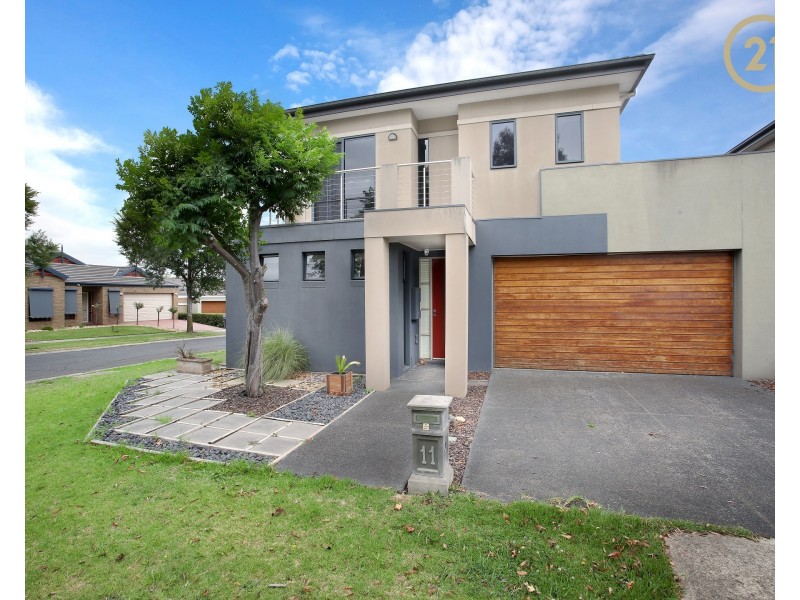 11 Greenhaven Terrace, Berwick VIC 3806