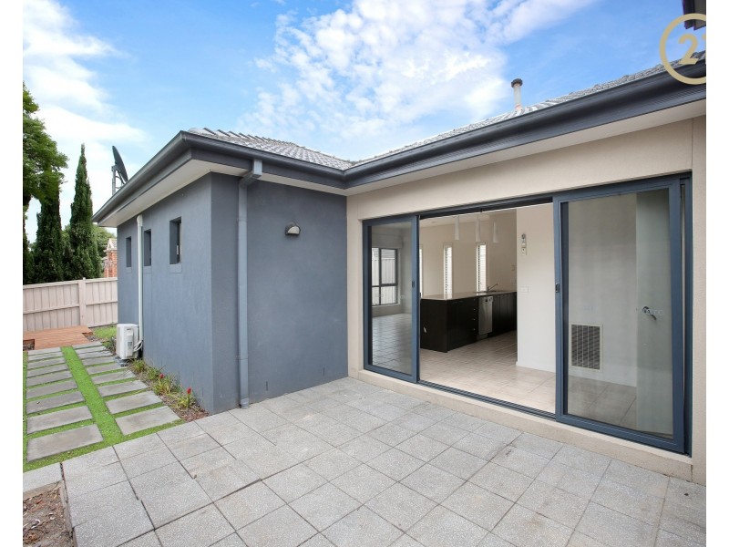 11 Greenhaven Terrace, Berwick VIC 3806